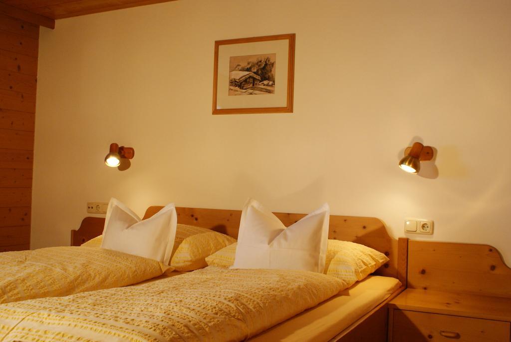 Haus Gstueat Apartment เลคอัมอาร์ลแบร์ก ห้อง รูปภาพ